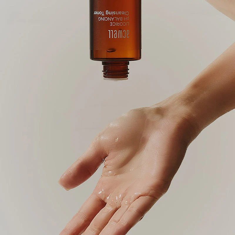 Licorice pH Balancing Cleansing Toner - Image 3