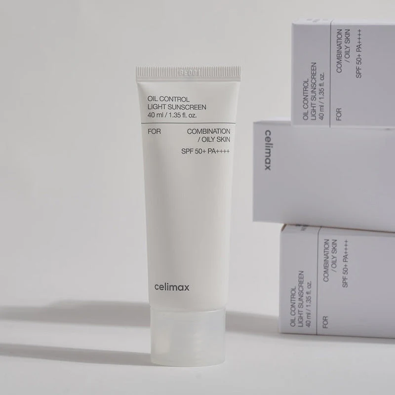 Oil Control Light Sunscreen - Image 3