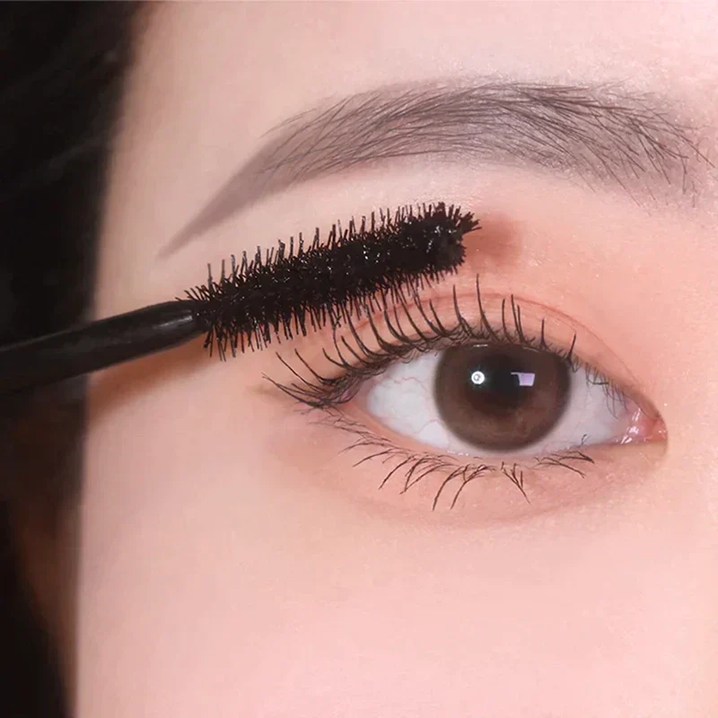 Dailism Smudge Stop Mascara (Volume) - Image 2