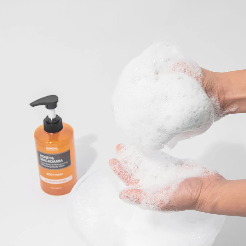 Honey & Macadamia Body Wash - Image 9