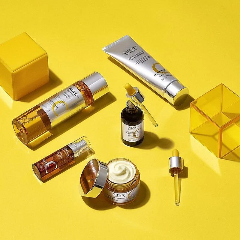 Vita C Plus Spot Correcting Concentrate Ampoule - Image 4