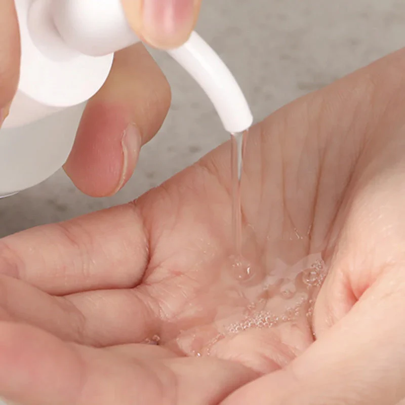Hydrating Deep Cleansing Oil - Image 3