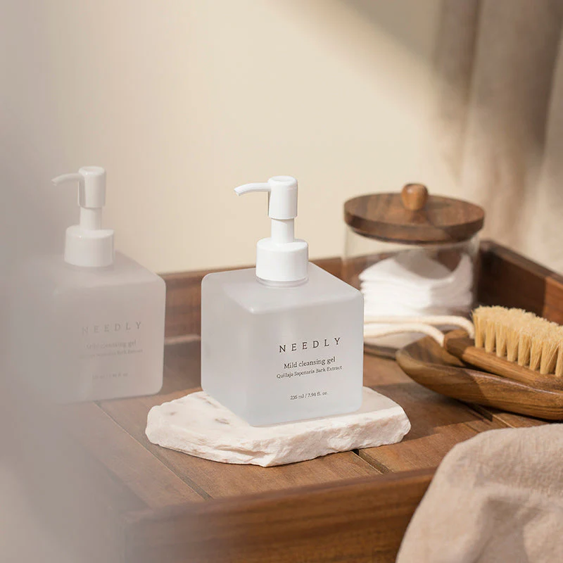 Mild Cleansing Gel - Image 7